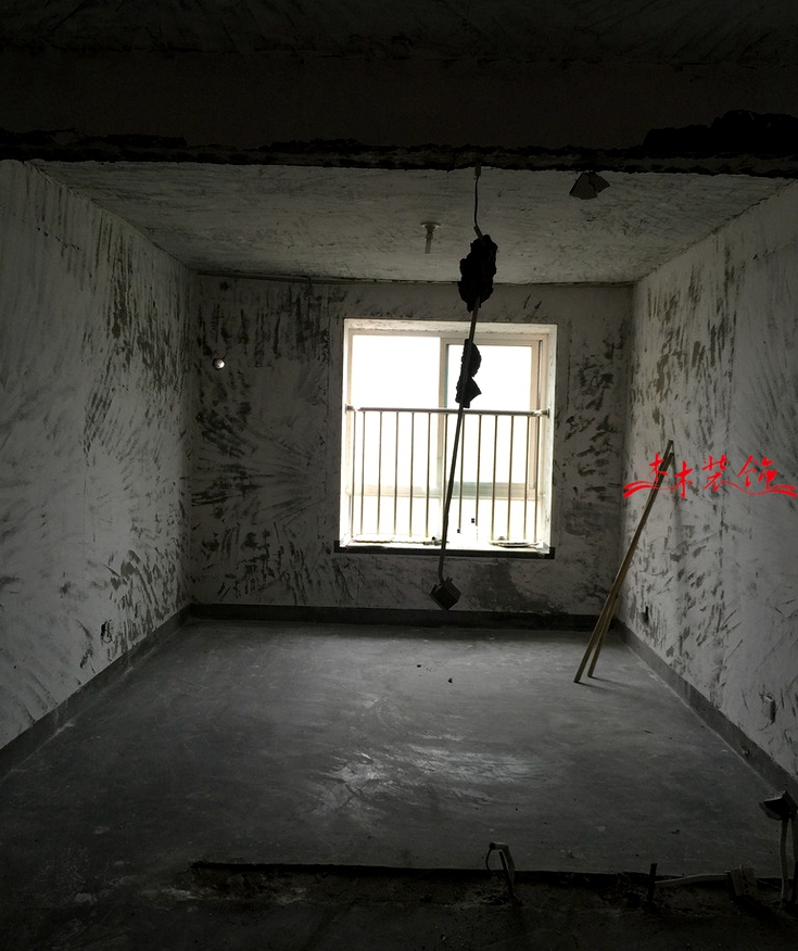  成都木木装修队墙面铲除施工现场 装修现场